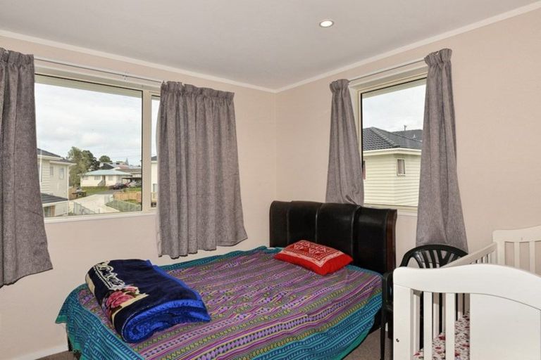 Photo of property in 11 Manatu Lane, Kelston, Auckland, 0602