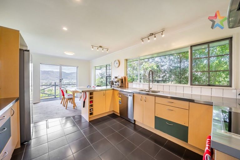 Photo of property in 28 Gurney Road, Kelson, Lower Hutt, 5010