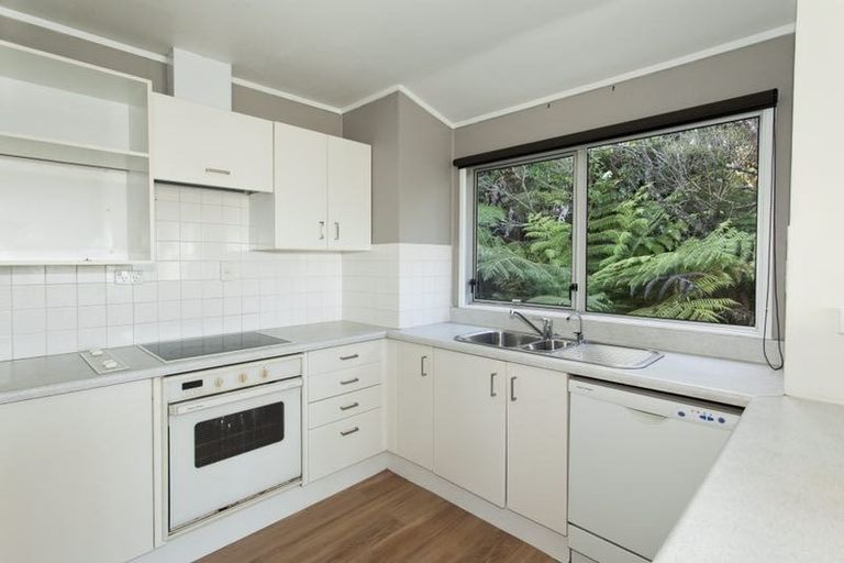 Photo of property in 1/23 Parr Terrace, Castor Bay, Auckland, 0620