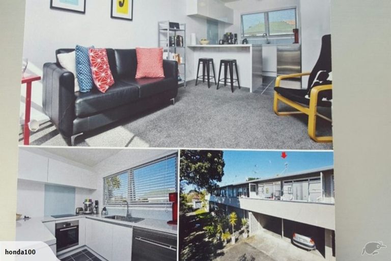 Photo of property in 2/77 Old Lake Road, Narrow Neck, Auckland, 0624