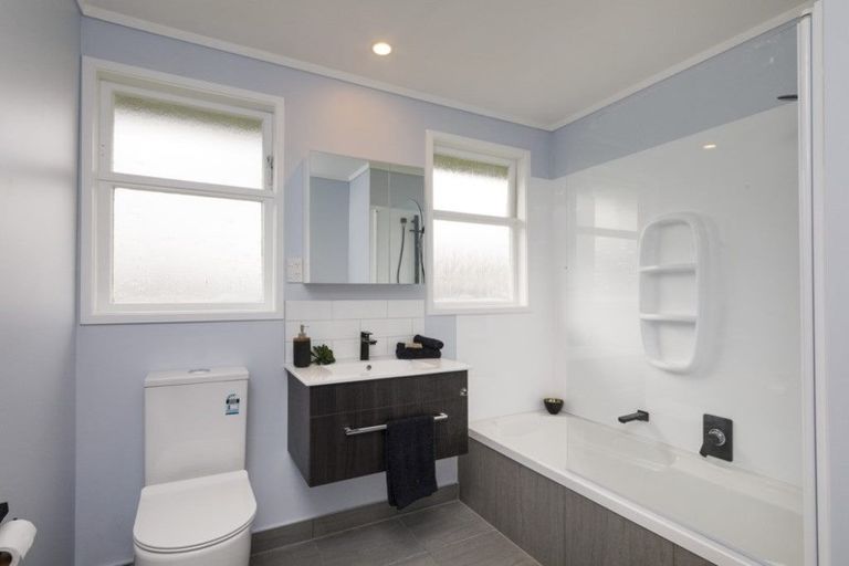 Photo of property in 42 Robinson Crescent, Westbrook, Palmerston North, 4412