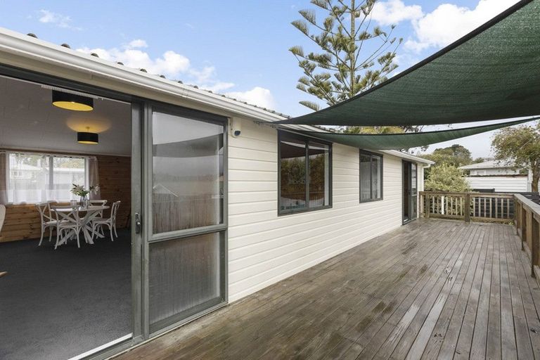 Photo of property in 2/44 Hayman Place, Beach Haven, Auckland, 0626