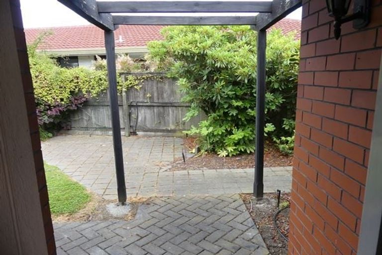 Photo of property in 26 Montclare Avenue, Ilam, Christchurch, 8041