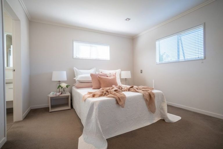 Photo of property in 21 Rosalie Terrace, Kelvin Grove, Palmerston North, 4414
