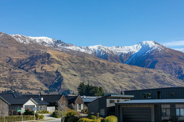 Photo of property in 32 Marjon Drive, Wanaka, 9305