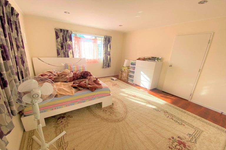 Photo of property in 30 Megan Avenue, Pakuranga Heights, Auckland, 2010