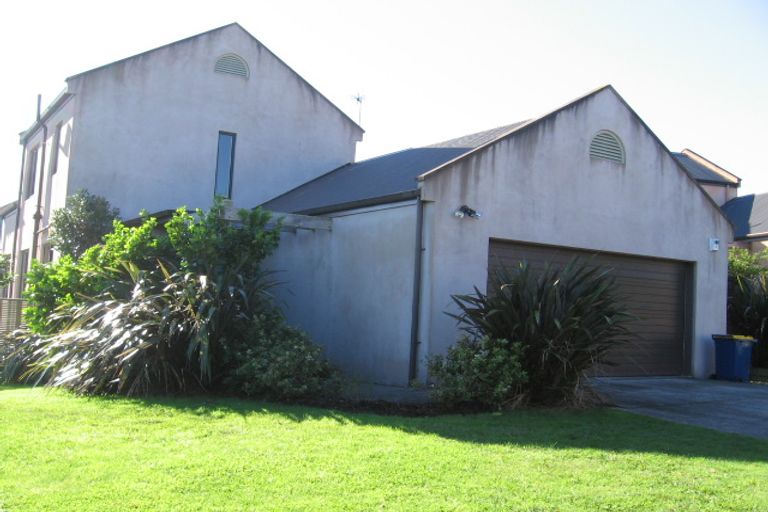 Photo of property in 13 View Ridge Drive, Ranui, Auckland, 0612