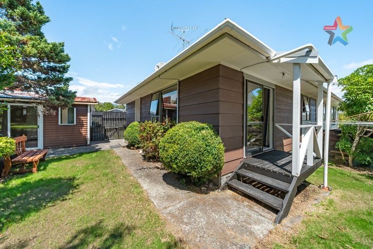 Photo of property in 69b Hartford Crescent, Totara Park, Upper Hutt, 5018