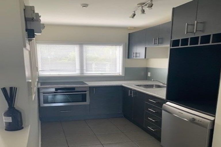 Photo of property in 7/72 Kitchener Road, Milford, Auckland, 0620