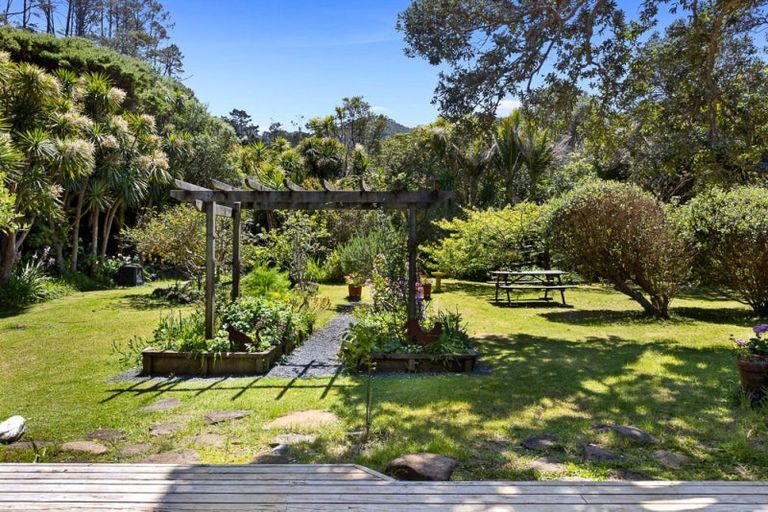 Photo of property in 66 Karekare Road, Karekare, Auckland, 0772