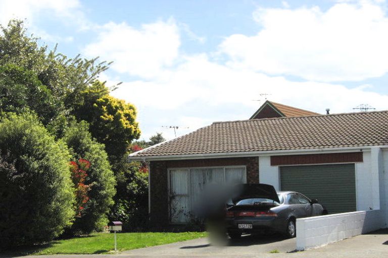 Photo of property in 1/8 Witbrock Crescent, Burnside, Christchurch, 8053