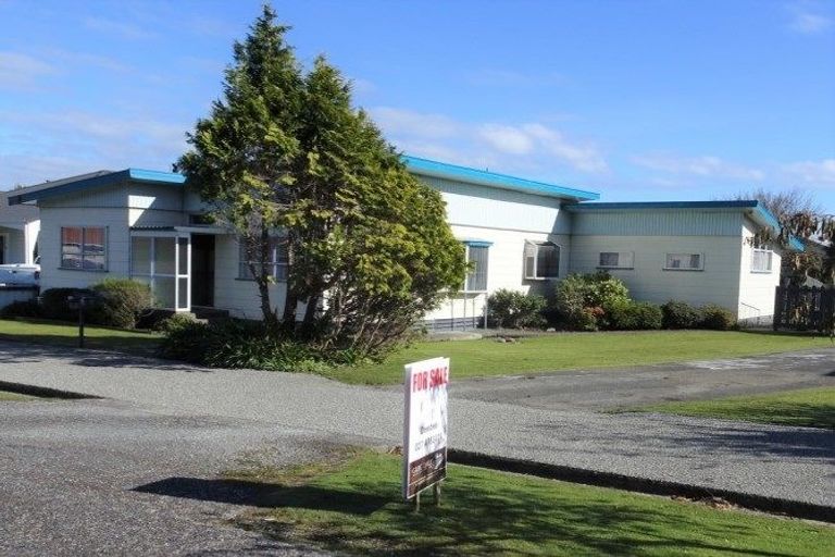 Photo of property in 12 Perotti Street, Greymouth, 7805