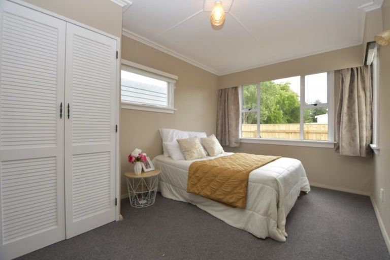 Photo of property in 229 High Street North, Carterton, 5713