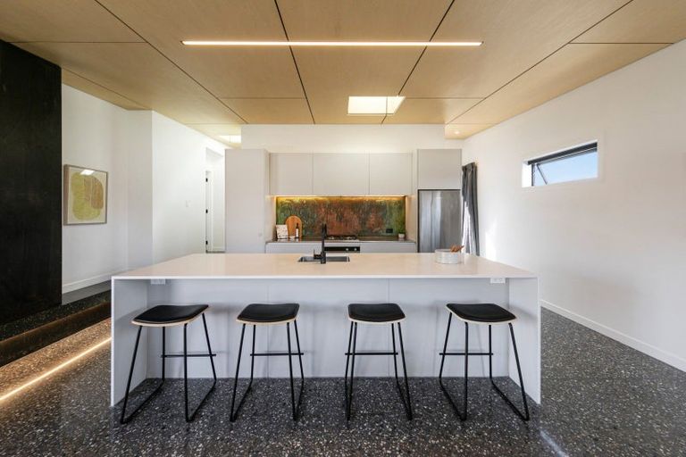 Photo of property in 20 Makomako Road, Wanaka, 9305