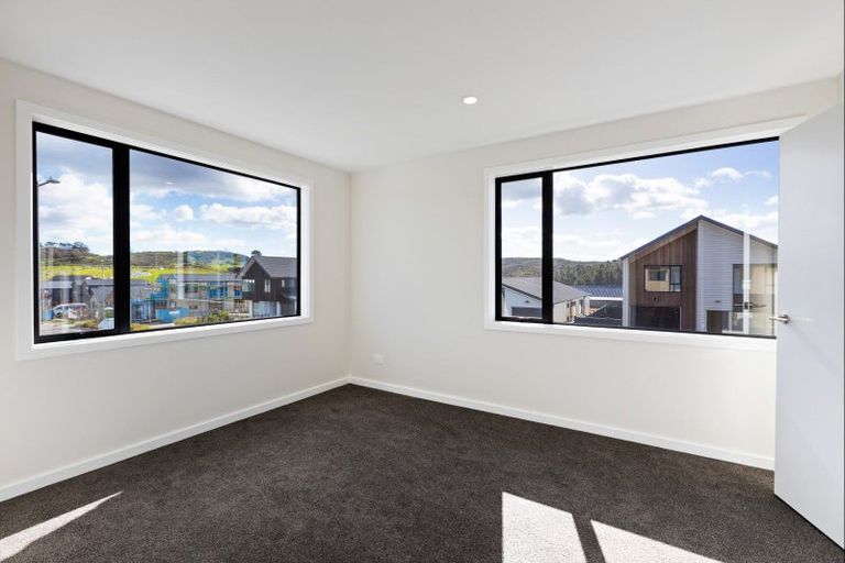 Photo of property in 58 Paparahi Place, Wainui, Silverdale, 0992