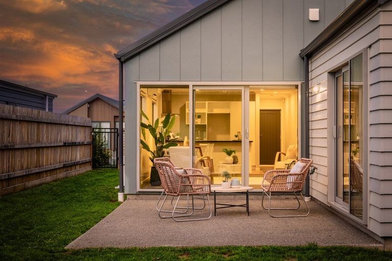 Photo of property in 11 Rotoiti Place, Paraparaumu, 5032