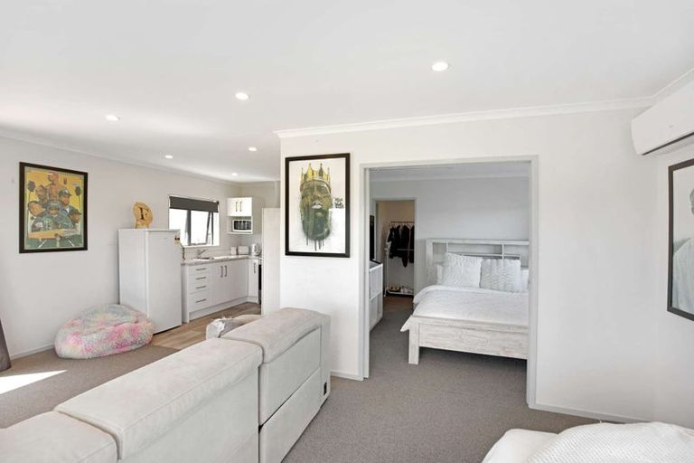 Photo of property in 21 Story Street, Foxton Beach, Foxton, 4815