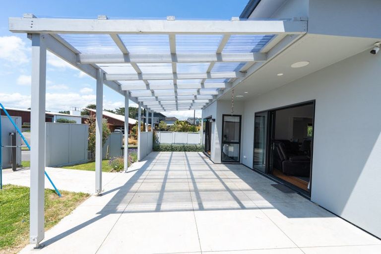 Photo of property in 1 Vaucluse Heights, Fitzherbert, Palmerston North, 4410