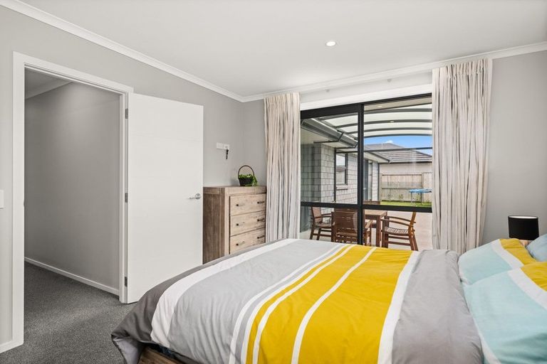 Photo of property in 10 Ponga Place, Papamoa Beach, Papamoa, 3118