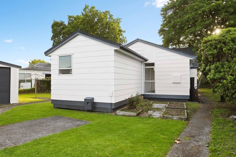 Photo of property in 19 Morrow Avenue, St Andrews, Hamilton, 3200