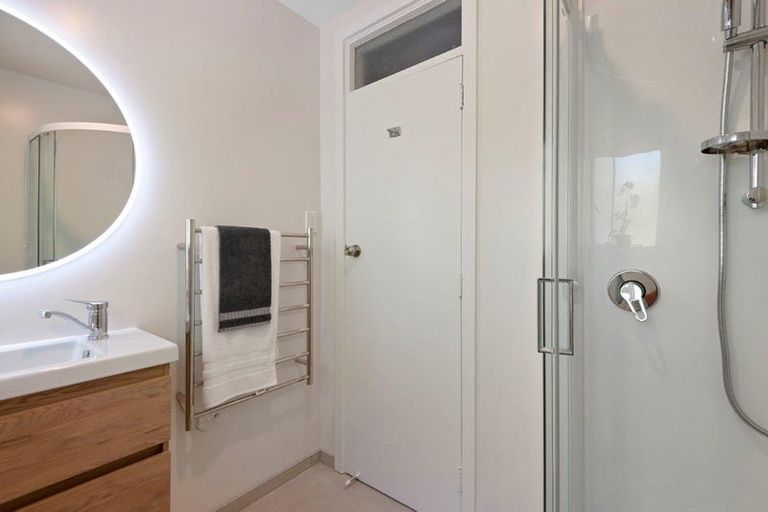 Photo of property in 2/19 Hewitts Road, Merivale, Christchurch, 8014