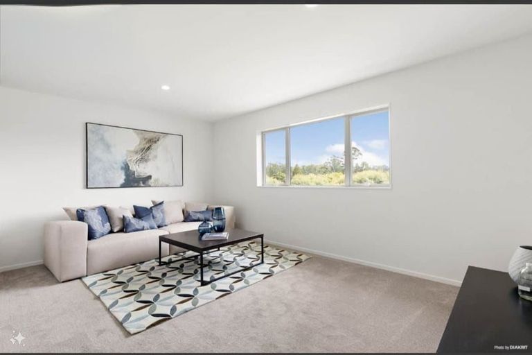 Photo of property in 513d West Coast Road, Glen Eden, Auckland, 0602