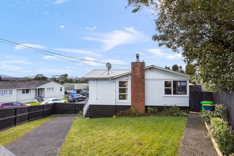 Photo of property in 63 Vodanovich Road, Te Atatu South, Auckland, 0610