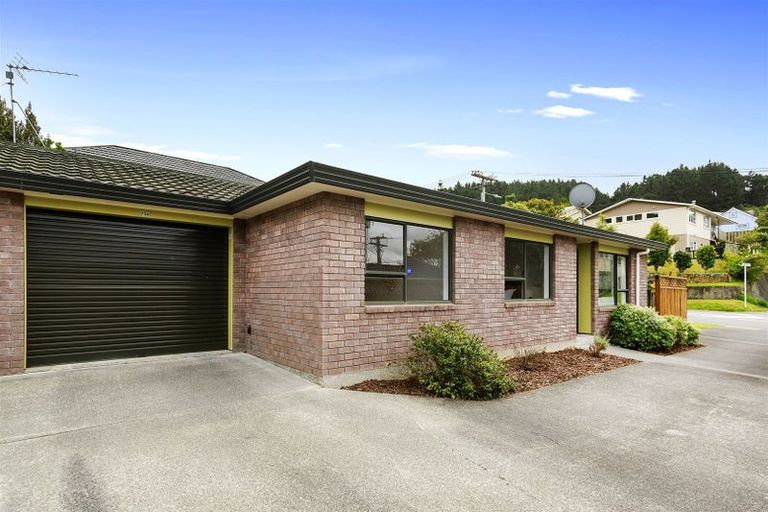 Photo of property in 73a Larsen Crescent, Tawa, Wellington, 5028