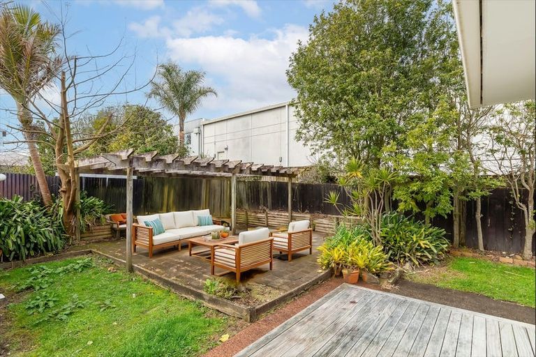 Photo of property in 53a Brandon Road, Glen Eden, Auckland, 0602