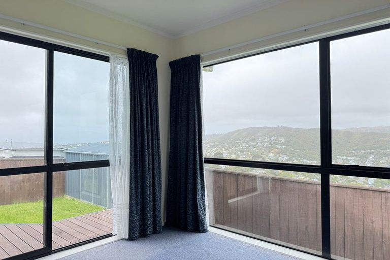 Photo of property in 16 Cathie Place, Karori, Wellington, 6012