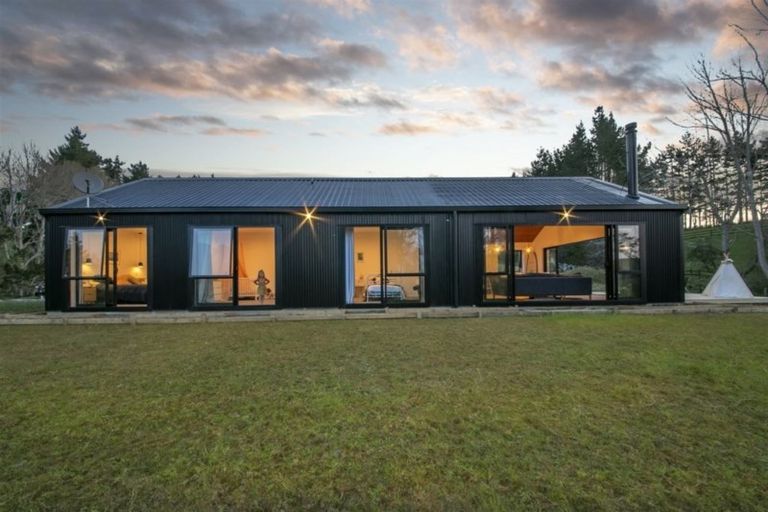 Photo of property in 685 Inland Road, Helensville, 0875