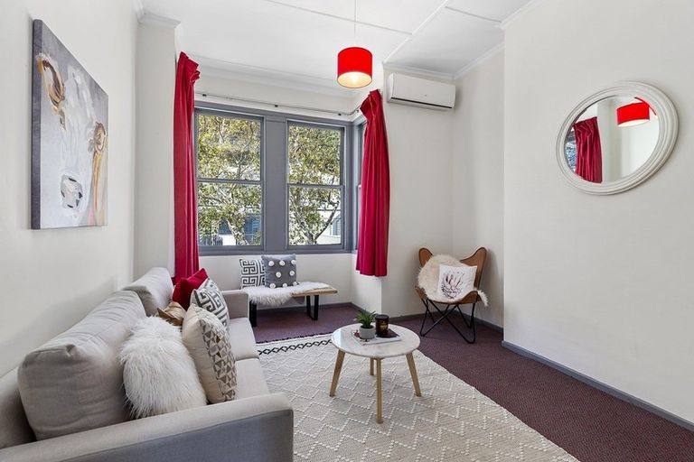 Photo of property in 92 Austin Street, Mount Victoria, Wellington, 6011