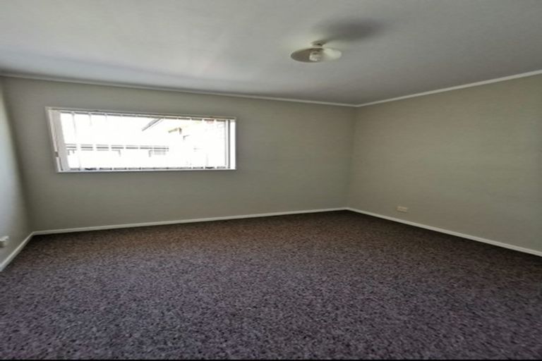 Photo of property in 256 Royal Road, Massey, Auckland, 0614