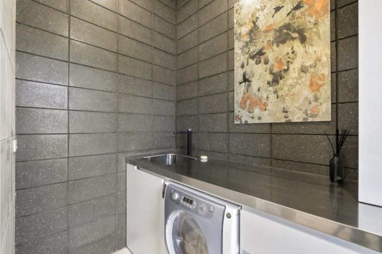 Photo of property in 28 Old Golf Course Road, Bridge Hill, Alexandra, 9320