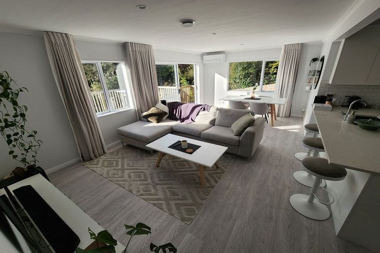 Photo of property in 19a Viridian Lane, Greenhithe, Auckland, 0632