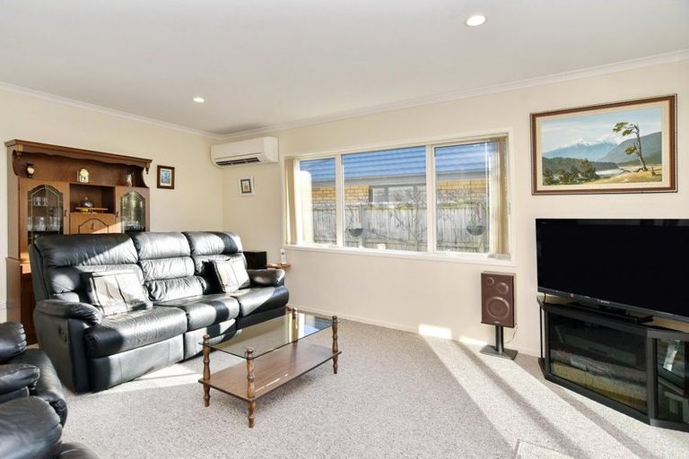 Photo of property in 75 Lamorna Road, Parklands, Christchurch, 8083