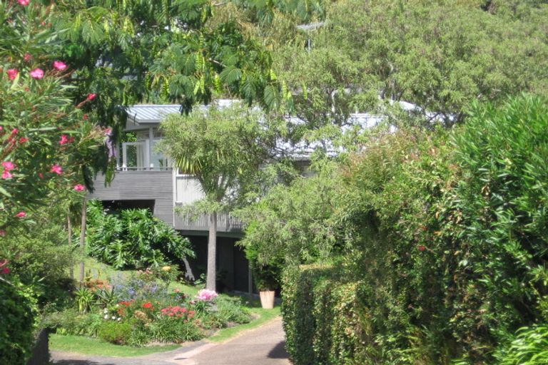 Photo of property in 7 Chevron Place, Castor Bay, Auckland, 0620