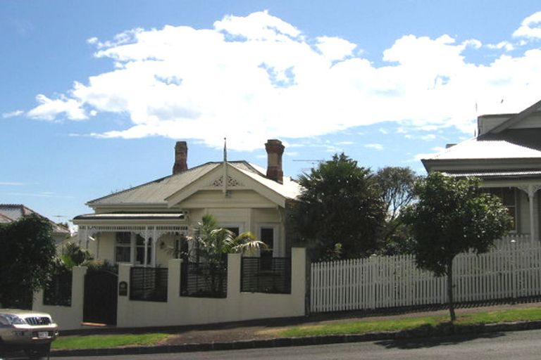 Photo of property in 73 St Marys Road, Saint Marys Bay, Auckland, 1011