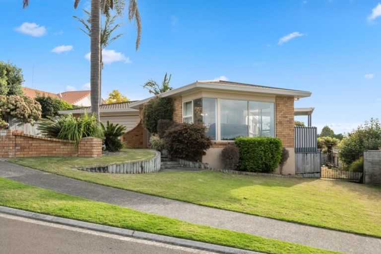 Photo of property in 18 Lucerne Place, Welcome Bay, Tauranga, 3112