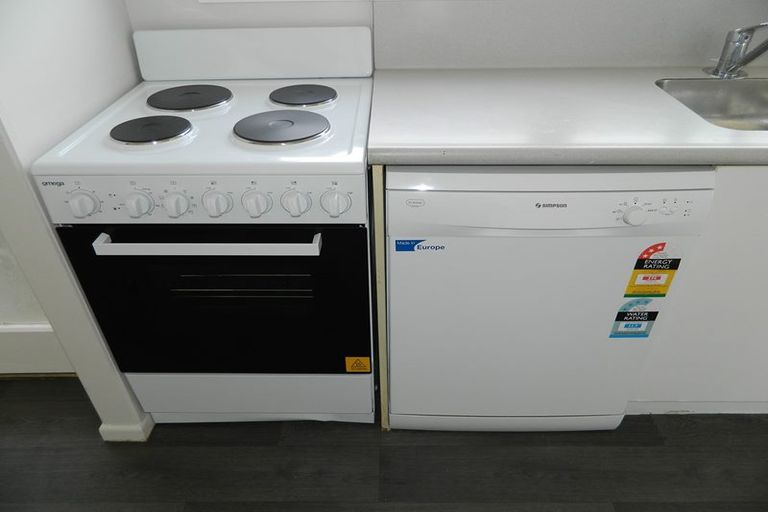 Photo of property in 56 Cascades Road, Pakuranga Heights, Auckland, 2010