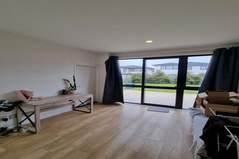 Photo of property in 19 Hakinakina Drive, Flat Bush, Auckland, 2019