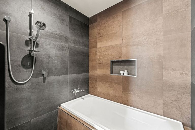 Photo of property in 27 Irvines Track, Halswell, Christchurch, 8025