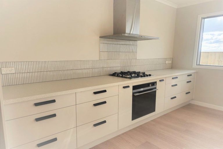 Photo of property in 49 Atlantic Drive, Fitzherbert, Palmerston North, 4410