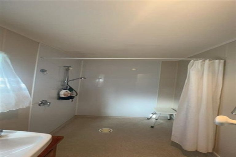 Photo of property in 1 Balmoral Street, Levin, 5510