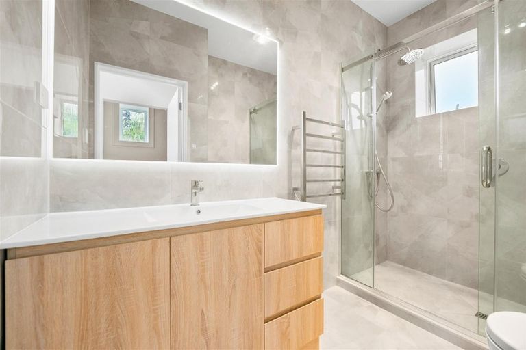 Photo of property in 52 Resolution Drive, Gulf Harbour, Whangaparaoa, 0930