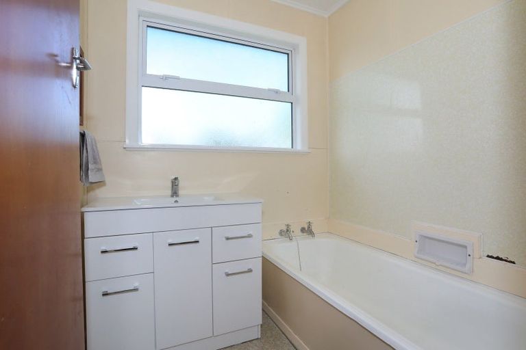 Photo of property in 14 Freyberg Street, Feilding, 4702