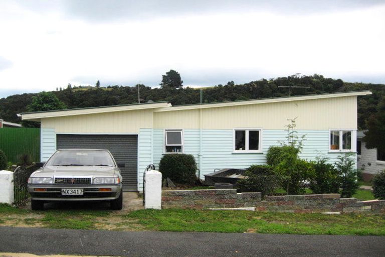 Photo of property in 5 Freyberg Road, Fairfield, Dunedin, 9018