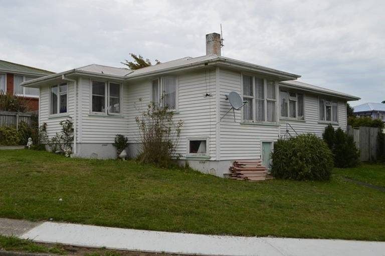 Photo of property in 27 Natone Street, Waitangirua, Porirua, 5024