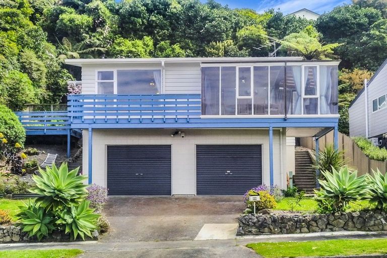 Photo of property in 68 Acacia Avenue, Maungaraki, Lower Hutt, 5010