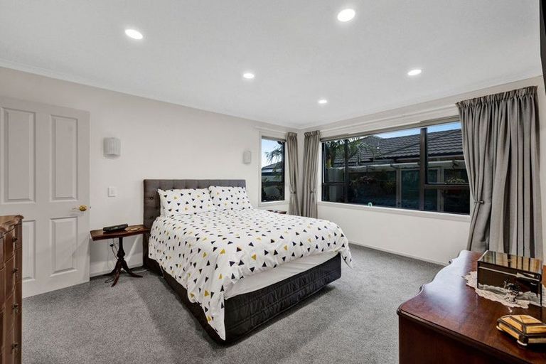 Photo of property in 19 Dolphin Parade, Bell Block, New Plymouth, 4312